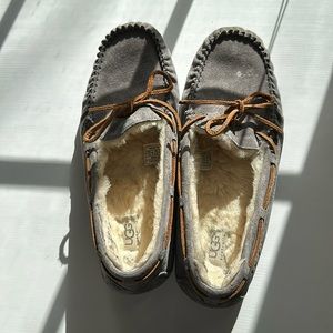 Ugg Dakota slipper gray size 10